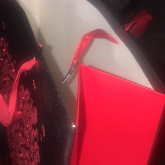 I LOVE YOU - Glittery Heart Gift Bags - Picture 4 of 5